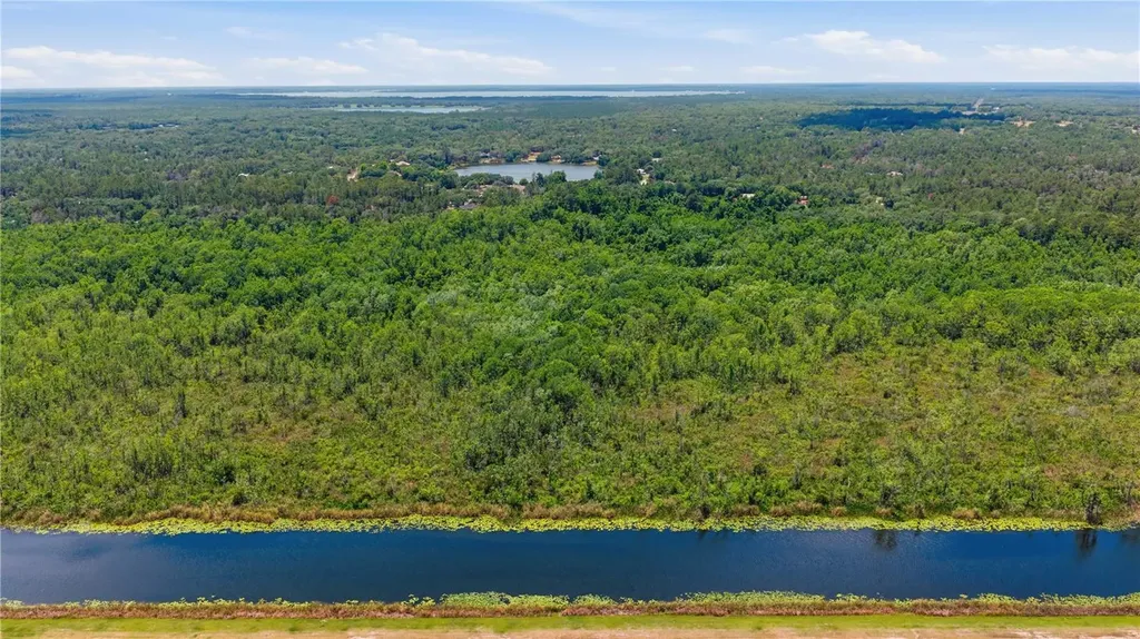 495 Fisher Road Ocklawaha FL 32179