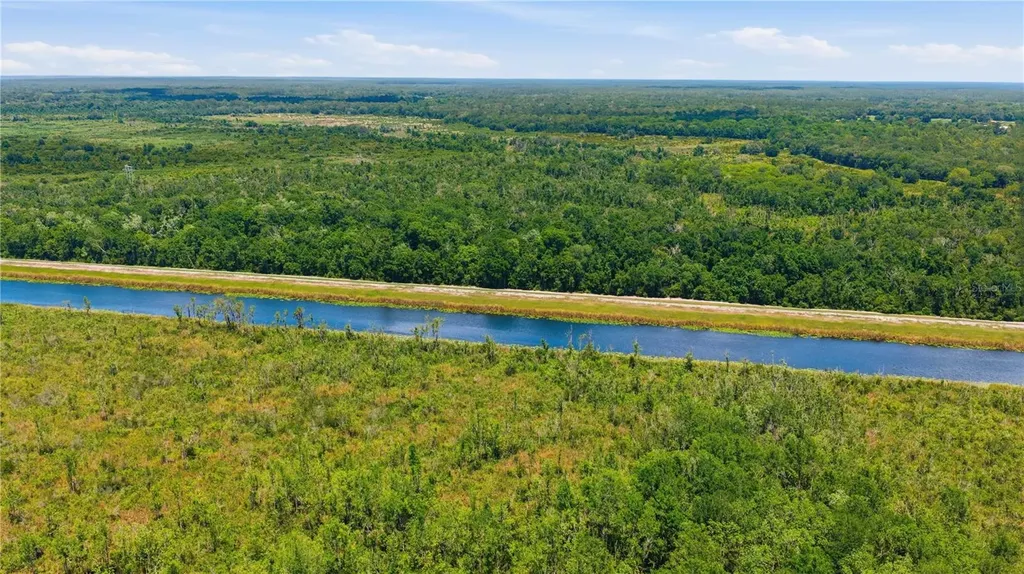 495 Fisher Road Ocklawaha FL 32179