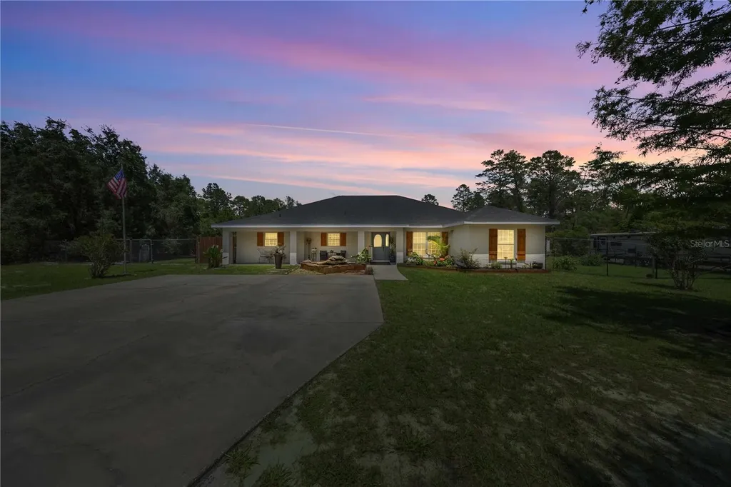 495 Fisher Road Ocklawaha FL 32179