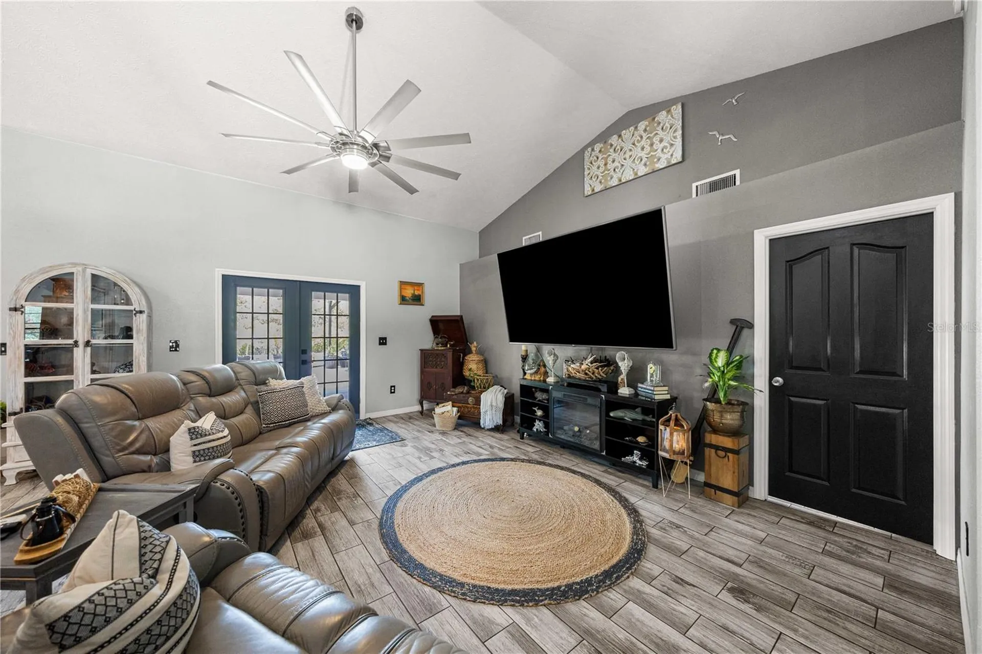 495 Fisher Road Ocklawaha FL 32179