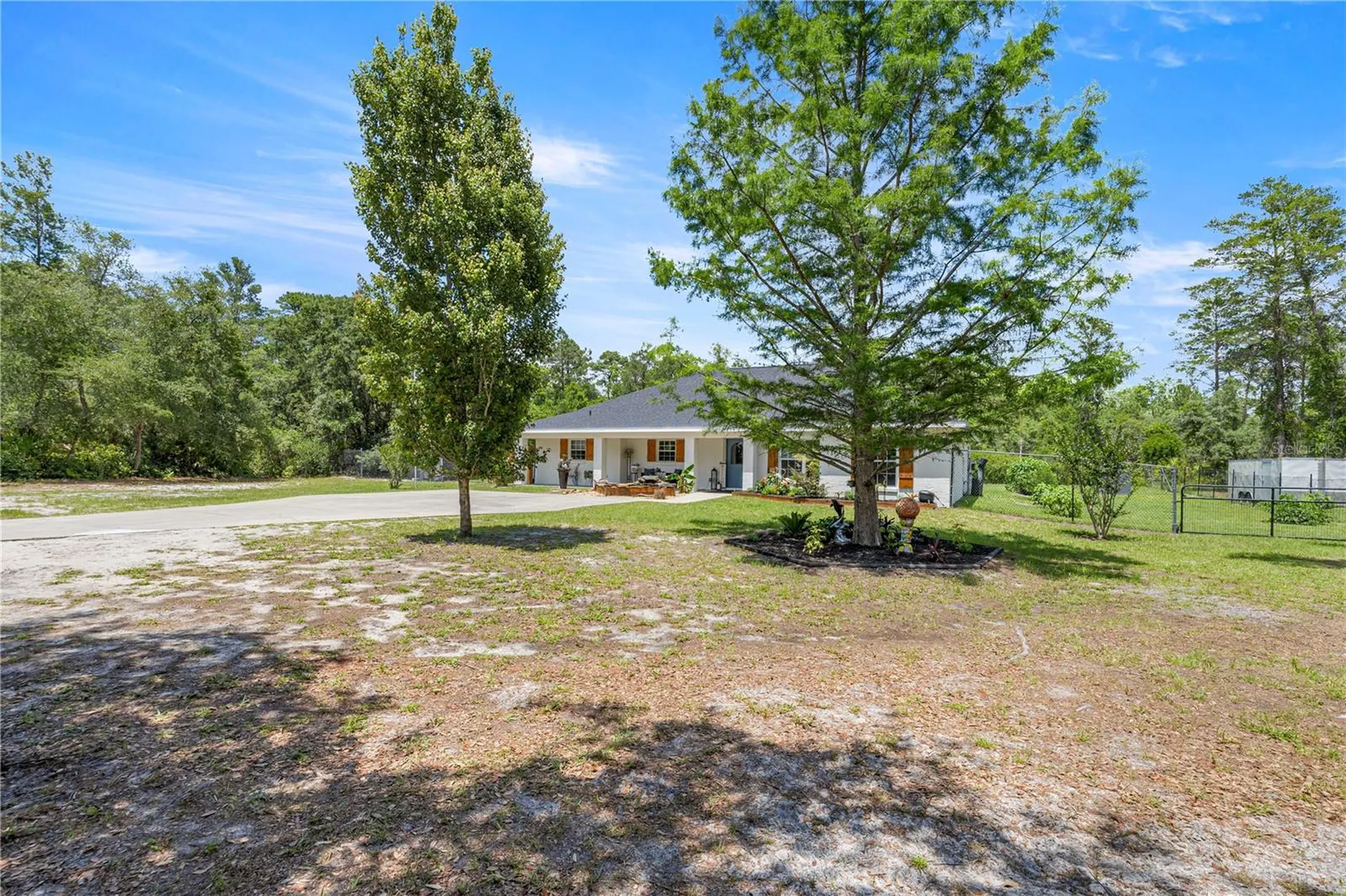495 Fisher Road Ocklawaha FL 32179