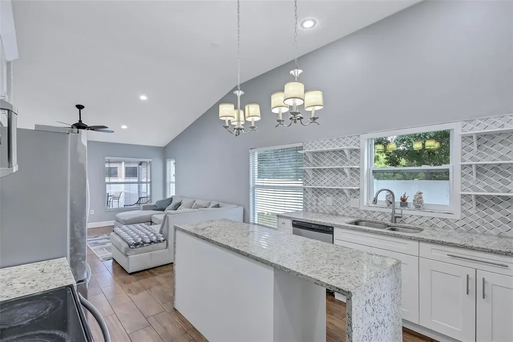 4909 6th Avenue E Bradenton FL 34208
