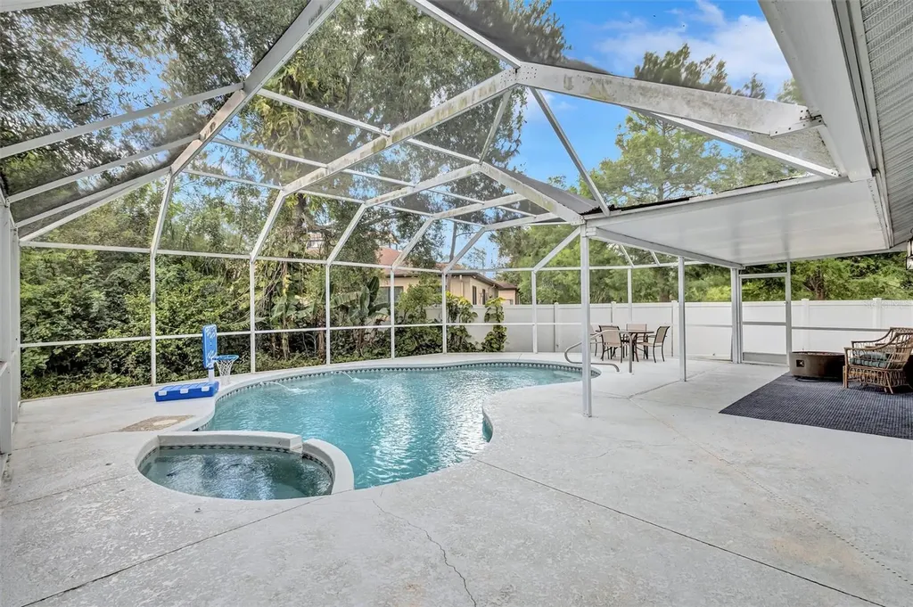 4909 6th Avenue E Bradenton FL 34208
