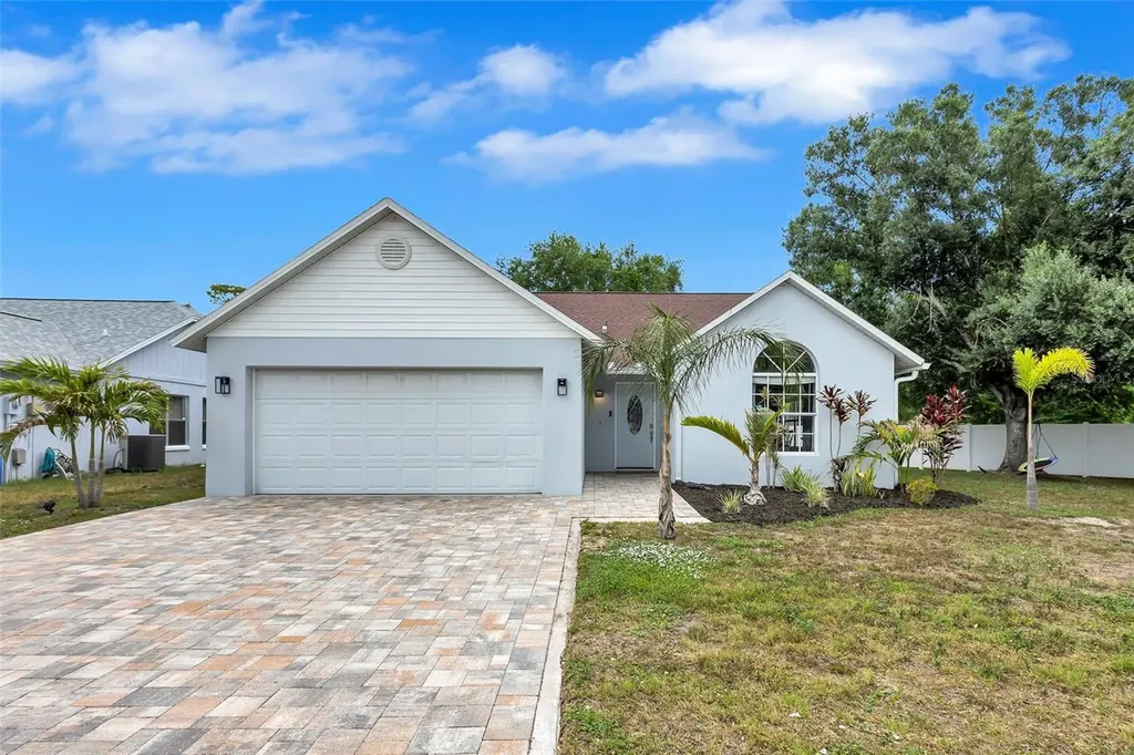 4909 6th Avenue E Bradenton FL 34208