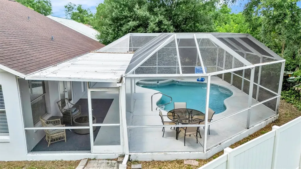 4909 6th Avenue E Bradenton FL 34208