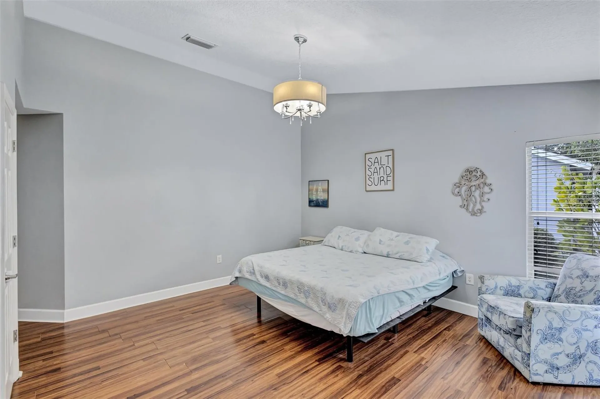 4909 6th Avenue E Bradenton FL 34208