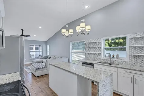 4909 6th Avenue E Bradenton FL 34208