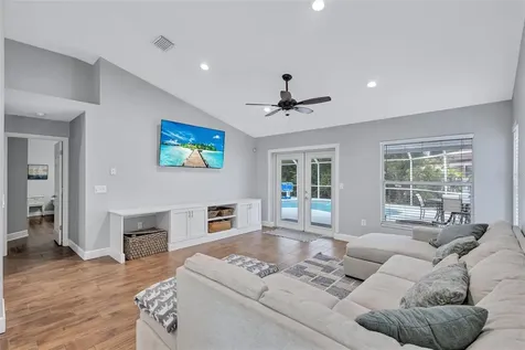 4909 6th Avenue E Bradenton FL 34208