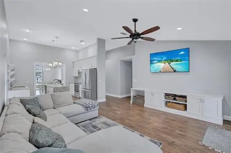 4909 6th Avenue E Bradenton FL 34208