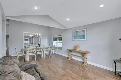 4909 6th Avenue E Bradenton FL 34208