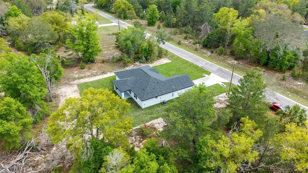 5 Malauka Loop Track Ocklawaha FL 32179