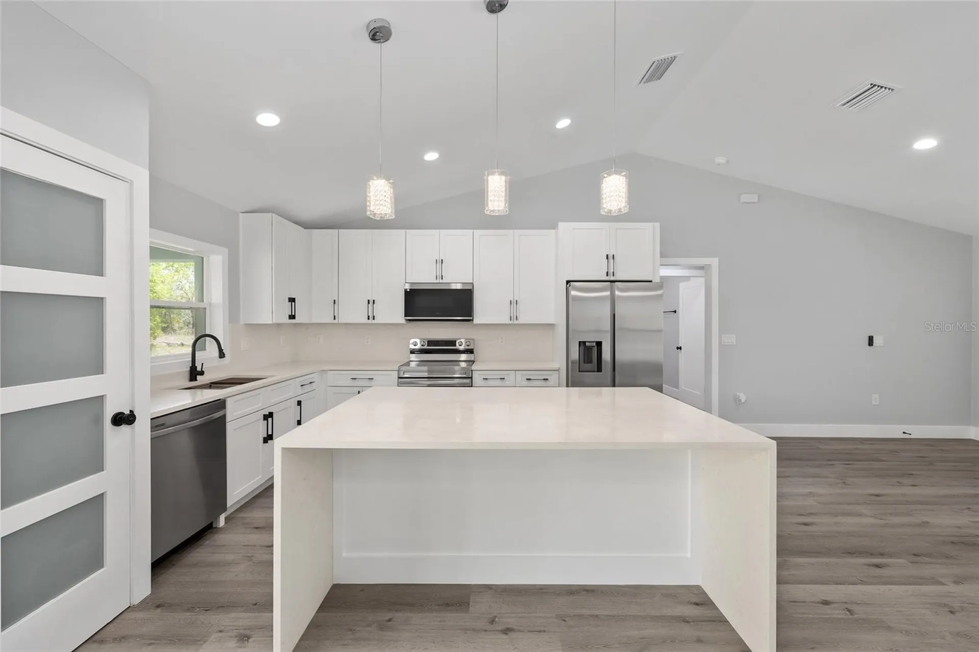 5 Malauka Loop Track Ocklawaha FL 32179