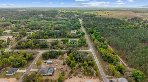 5 Malauka Loop Track Ocklawaha FL 32179
