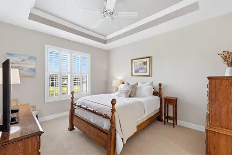 5290 Descanso Court Sarasota FL 34238