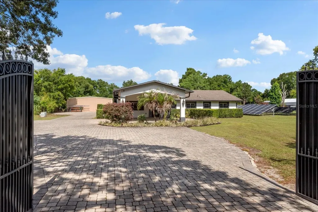 524 Eden Park Altamonte Springs FL 32714