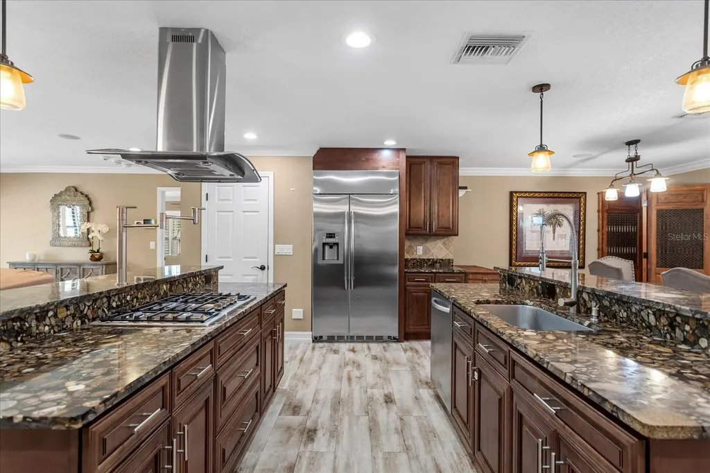 524 Eden Park Altamonte Springs FL 32714