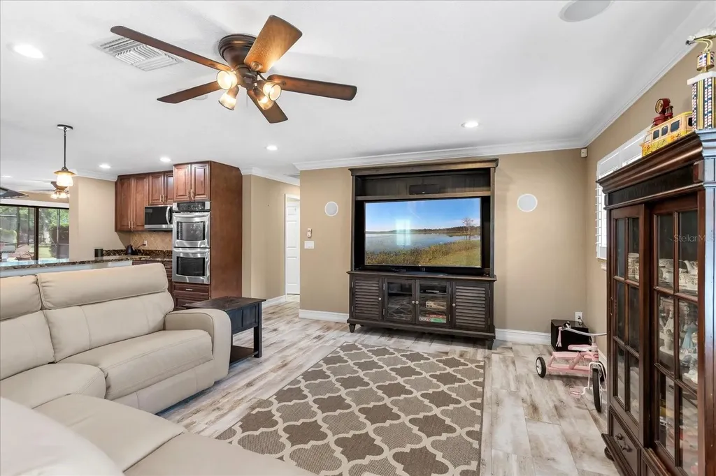524 Eden Park Altamonte Springs FL 32714