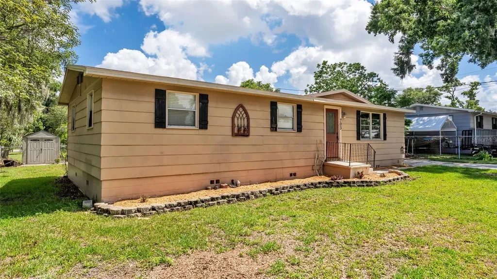 703 W Alamo Drive Lakeland FL 33813