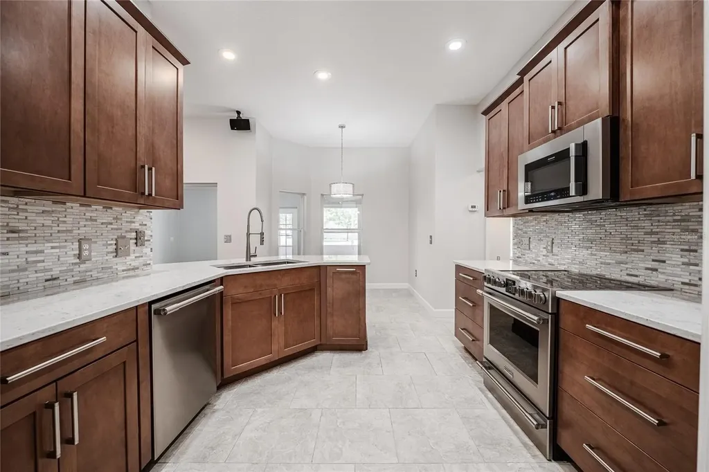 214 Amberly Way Auburndale FL 33823
