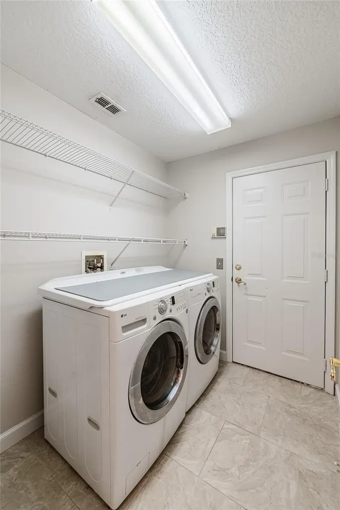 214 Amberly Way Auburndale FL 33823