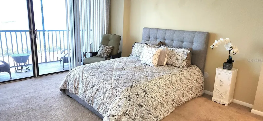 7100 Sunshine Skyway Lane S St Petersburg FL 33711