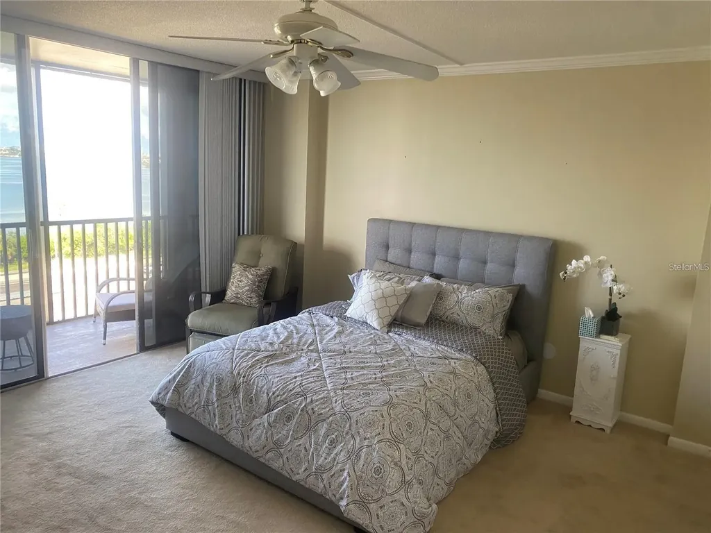 7100 Sunshine Skyway Lane S St Petersburg FL 33711