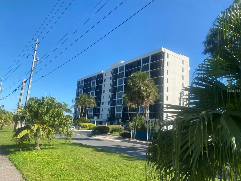 7100 Sunshine Skyway Lane S St Petersburg FL 33711