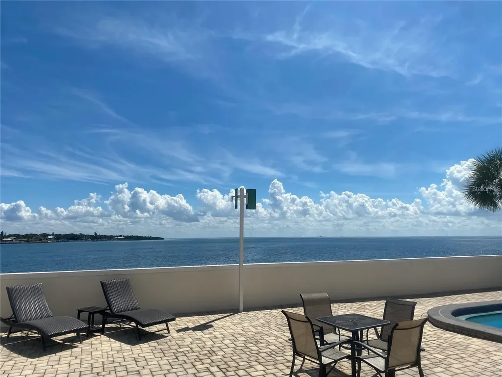 7100 Sunshine Skyway Lane S St Petersburg FL 33711