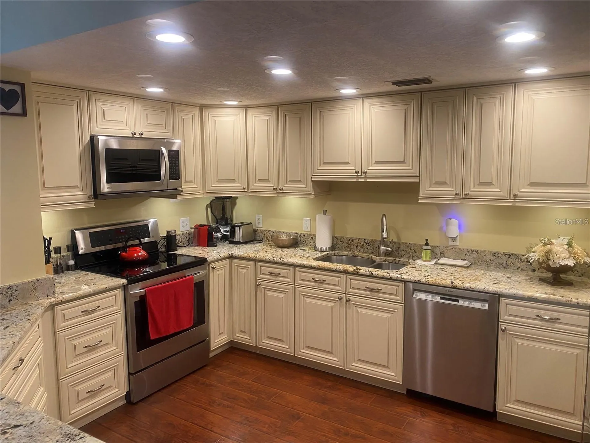 7100 Sunshine Skyway Lane S St Petersburg FL 33711