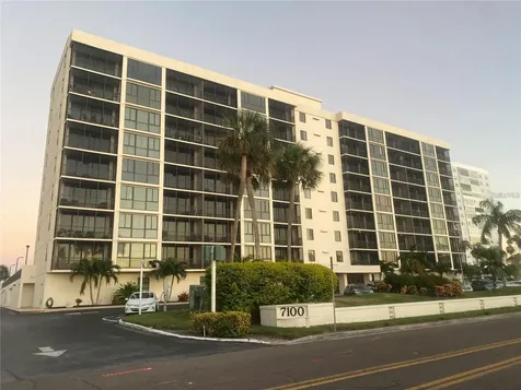 7100 Sunshine Skyway Lane S St Petersburg FL 33711