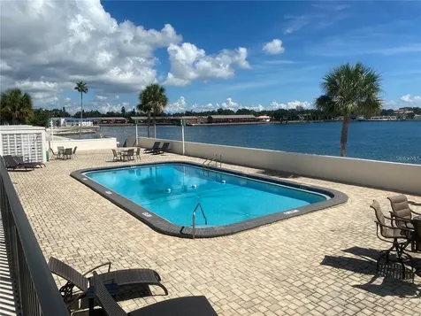 7100 Sunshine Skyway Lane S St Petersburg FL 33711