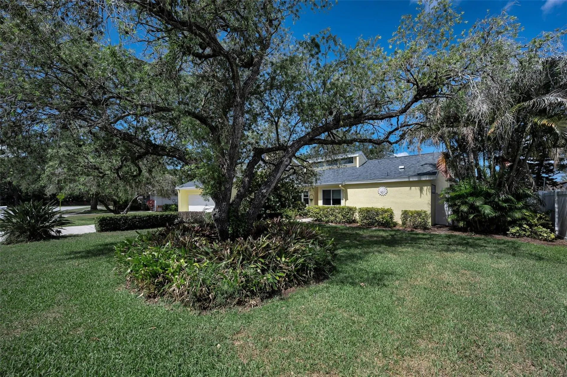 2330 Barton Lane Clearwater FL 33759