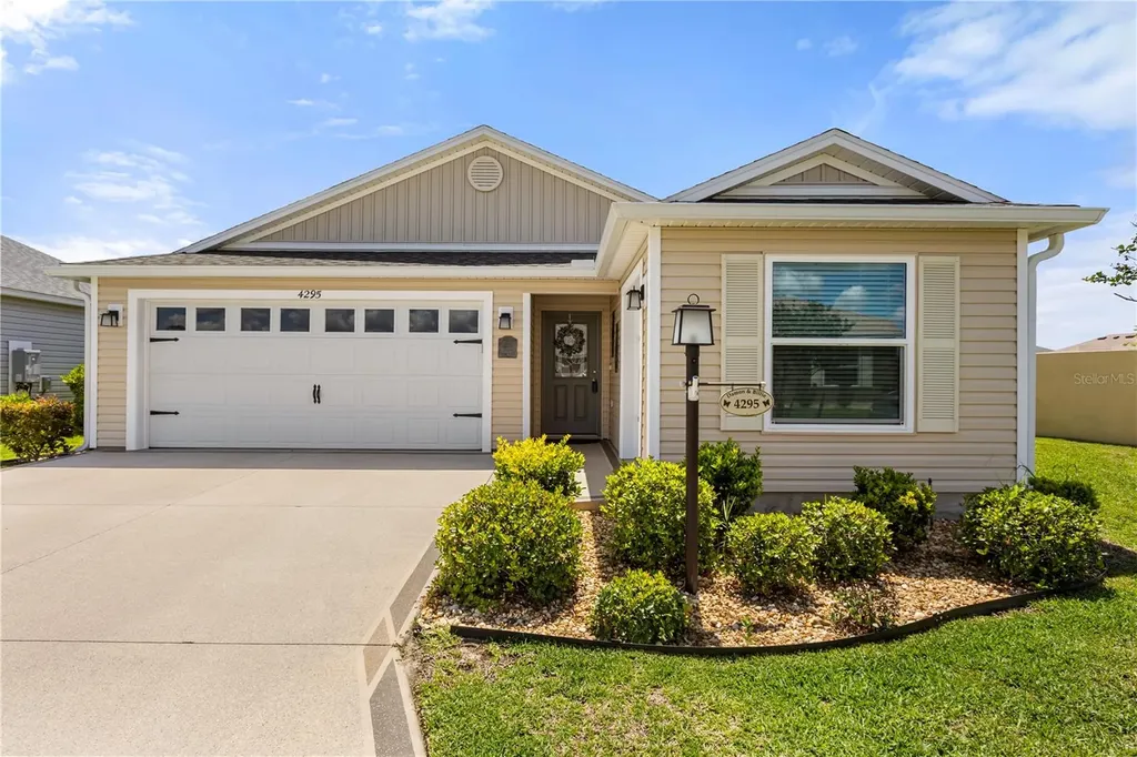 4295 Fredda Terrace The Villages FL 32163