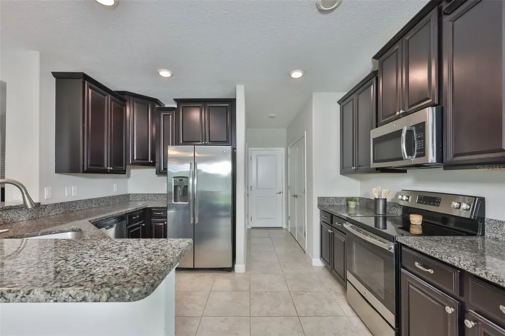 1922 Citrus Lake Court Ruskin FL 33570