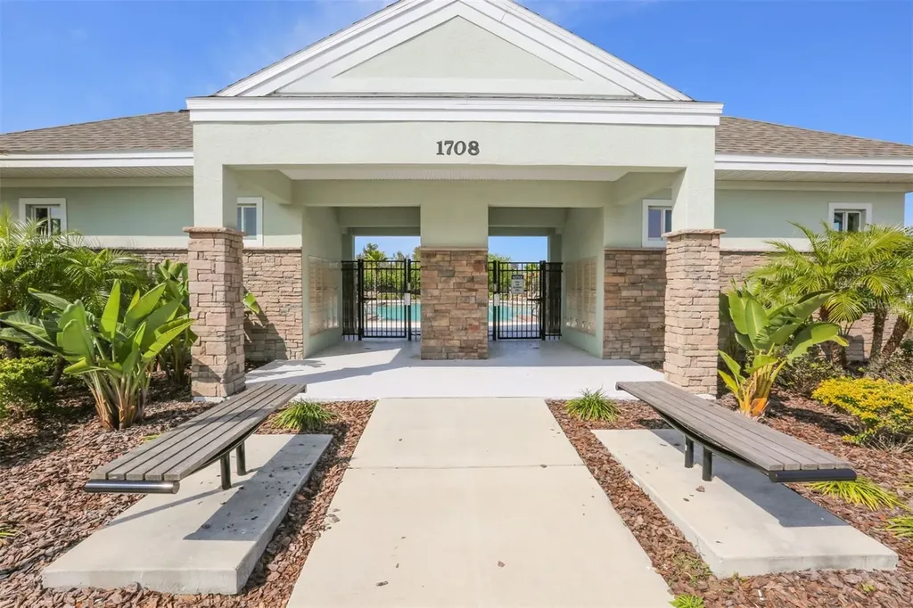 1922 Citrus Lake Court Ruskin FL 33570