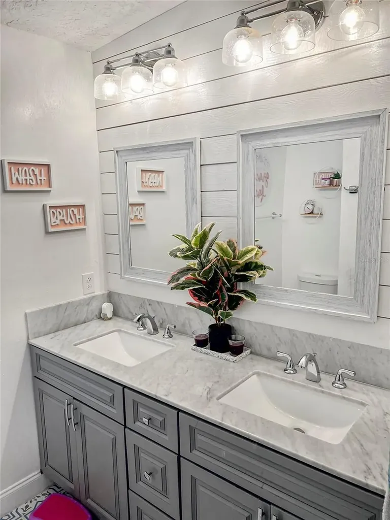 4048 Mallard Point Ct Court Orlando FL 32810