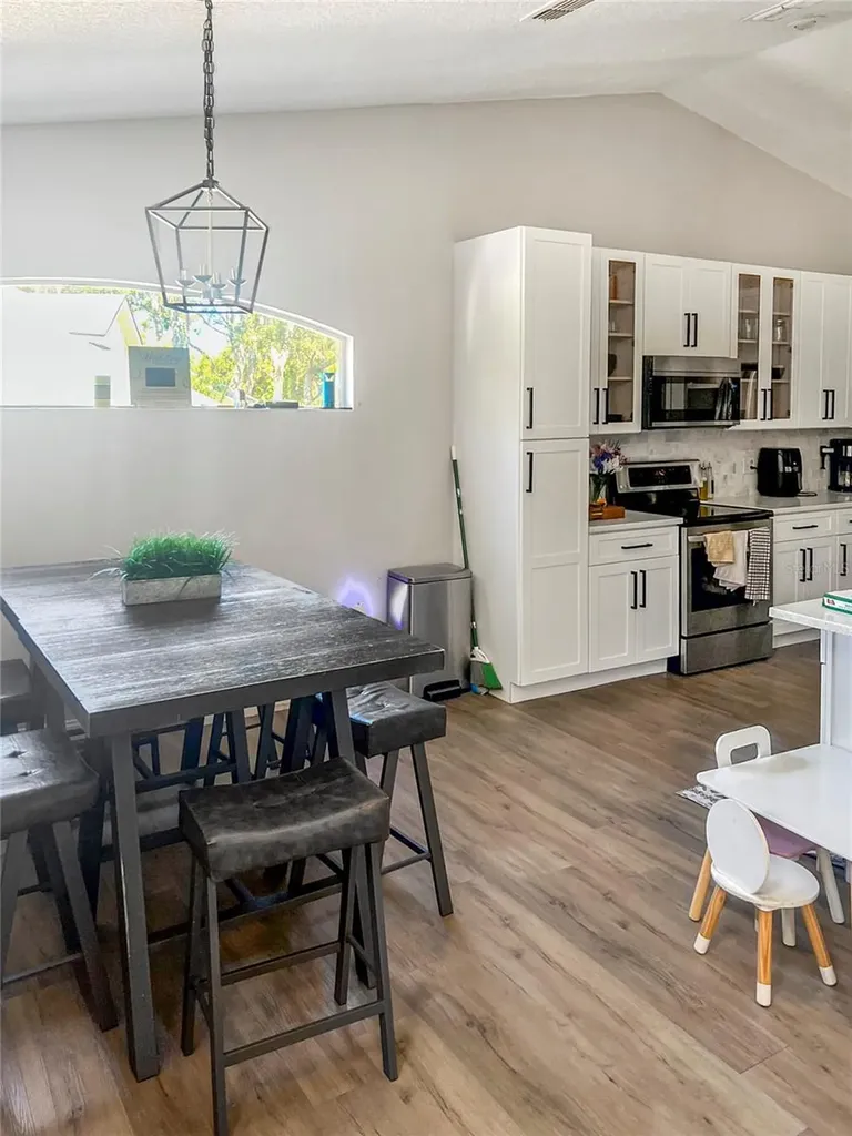 4048 Mallard Point Ct Court Orlando FL 32810