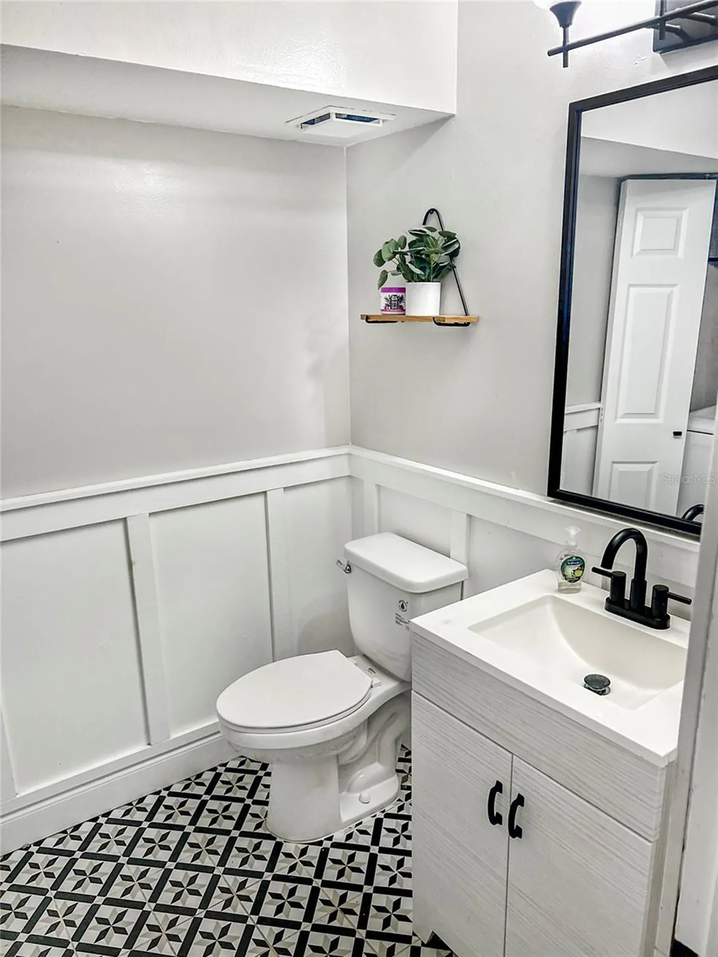 4048 Mallard Point Ct Court Orlando FL 32810