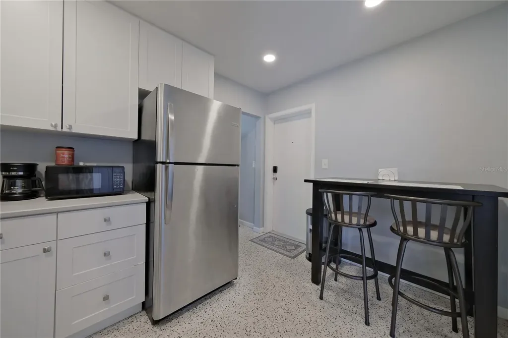 993 Gary Street Sarasota FL 34234