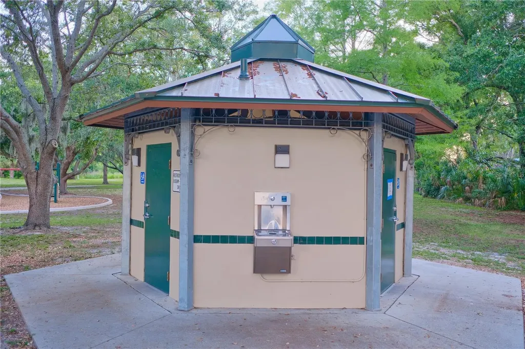 993 Gary Street Sarasota FL 34234