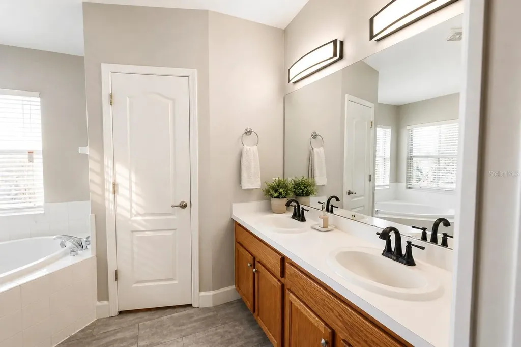 210 Smokey Hill Avenue Ruskin FL 33570