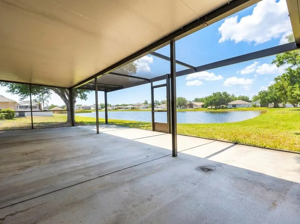 210 Smokey Hill Avenue Ruskin FL 33570