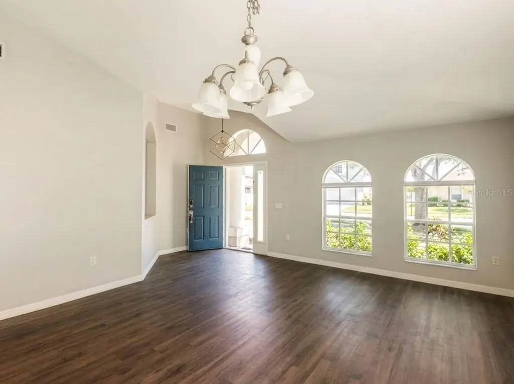 210 Smokey Hill Avenue Ruskin FL 33570