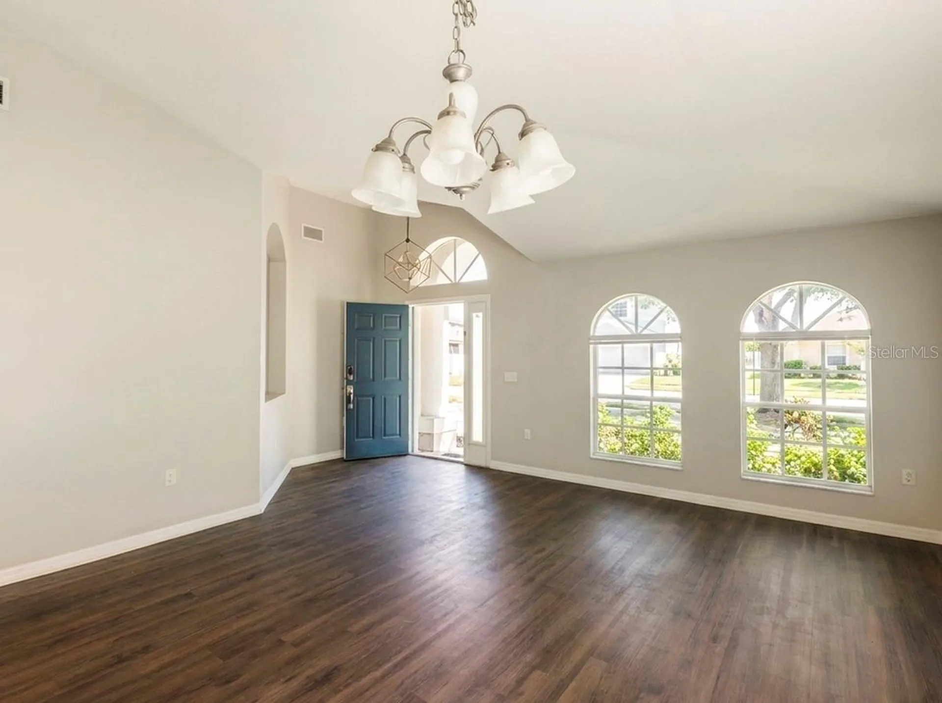 210 Smokey Hill Avenue Ruskin FL 33570