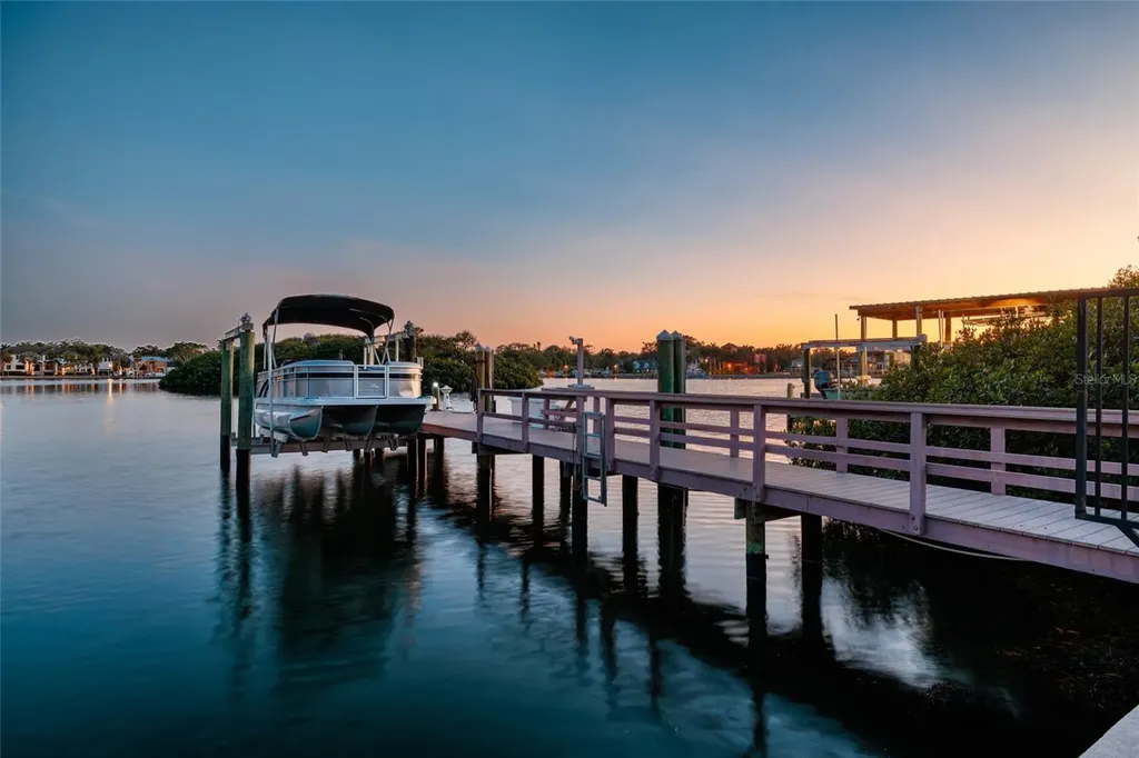 200 Brightwaters Boulevard NE St Petersburg FL 33704