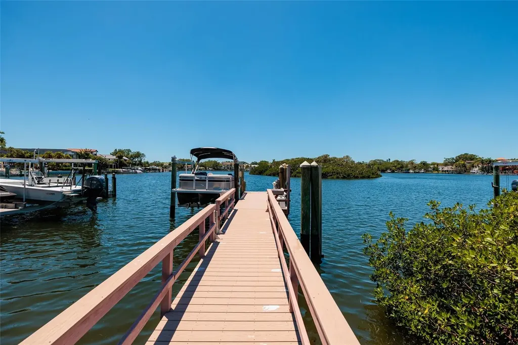 200 Brightwaters Boulevard NE St Petersburg FL 33704