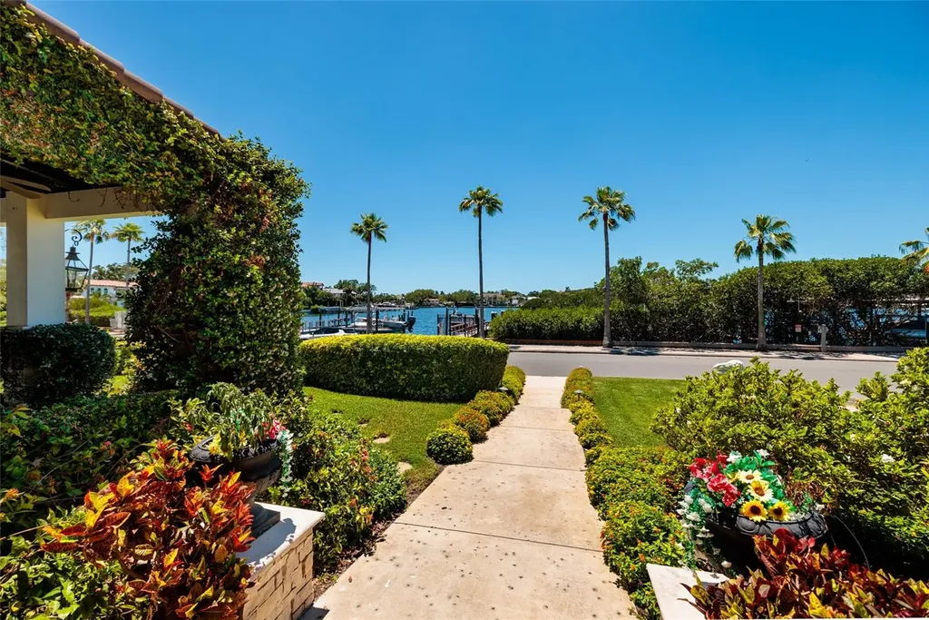 200 Brightwaters Boulevard NE St Petersburg FL 33704
