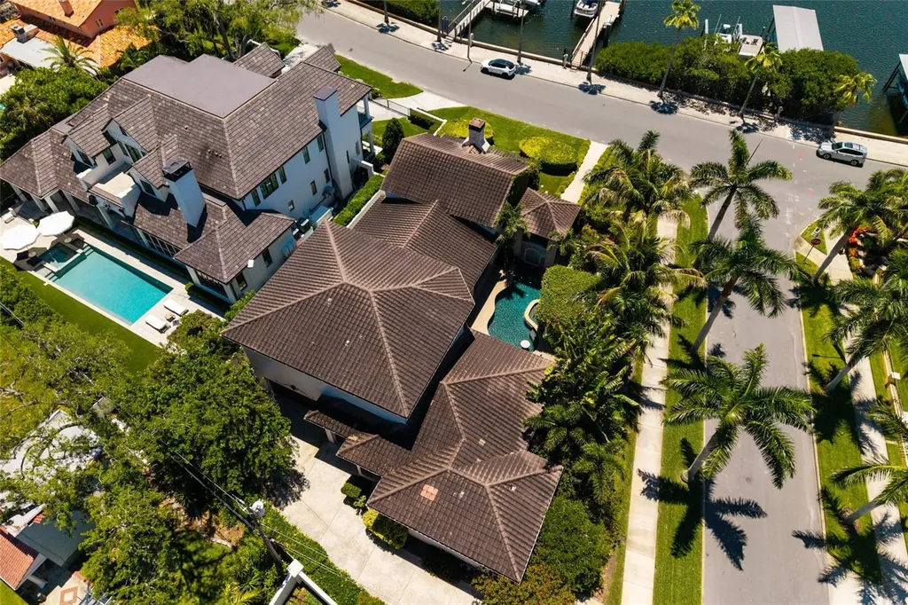 200 Brightwaters Boulevard NE St Petersburg FL 33704