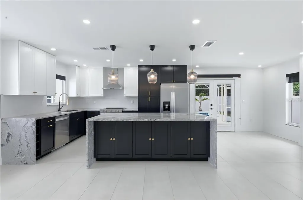 201 Honore Avenue Sarasota FL 34232