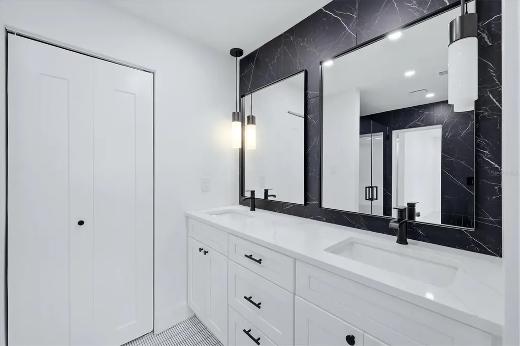 201 Honore Avenue Sarasota FL 34232